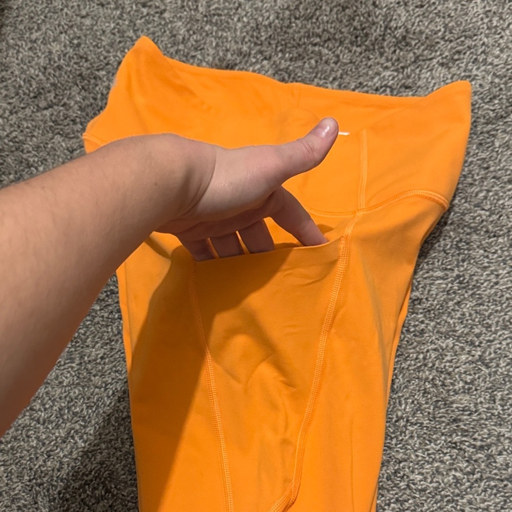 Athleta Stash Pocket Salutation Pocket Tights NWOT - Picture 3 of 10